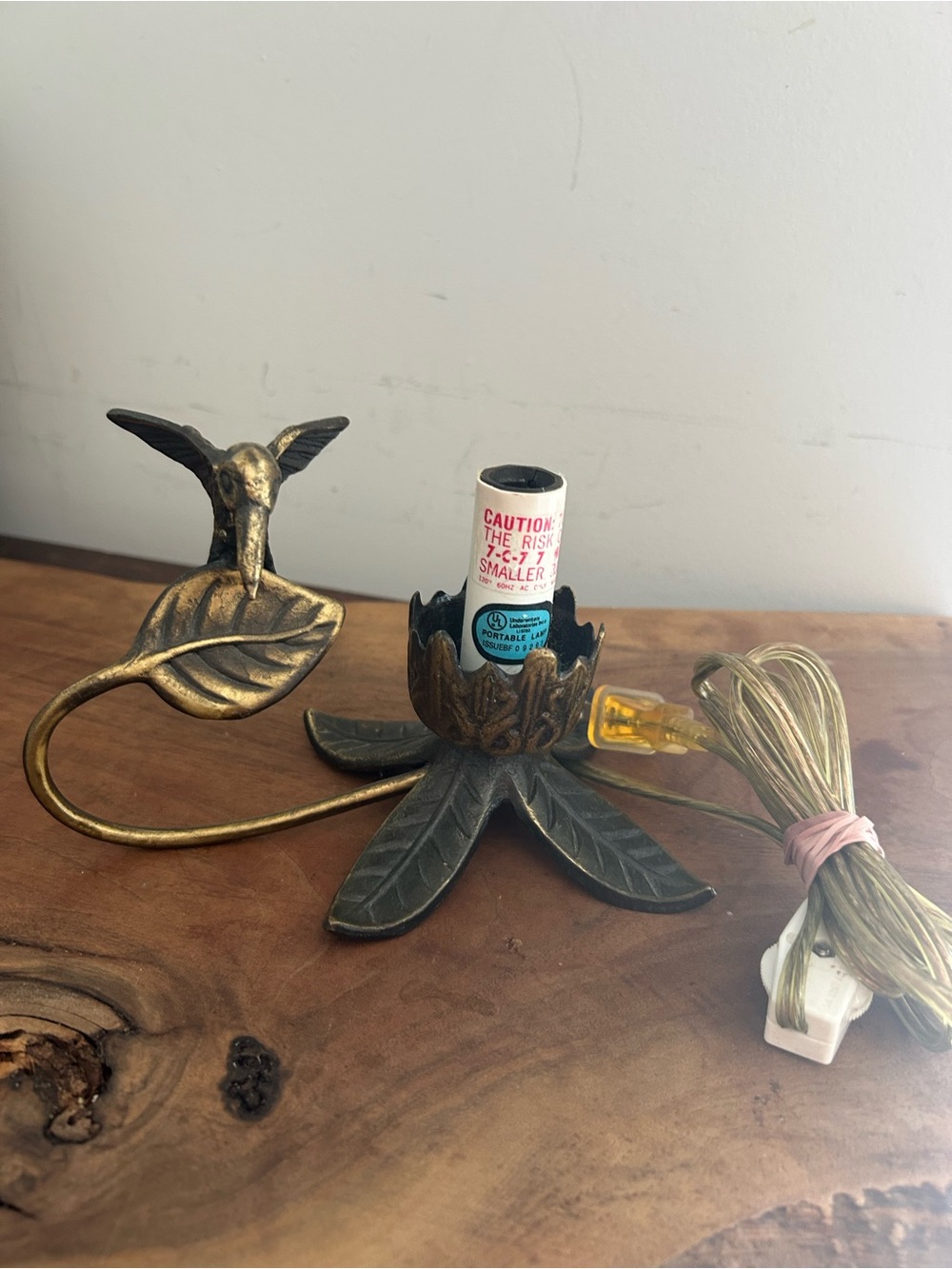 Hummingbird and Leaf  Gold Cast Iron Metal Table Lamp